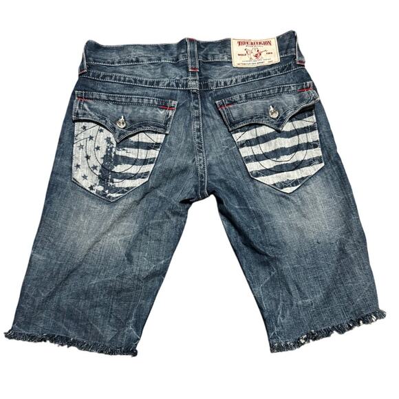 True Religion Straight Cut Cutoff Jorts Size 32 Flag Pocket Distressed - Picture 2 of 6